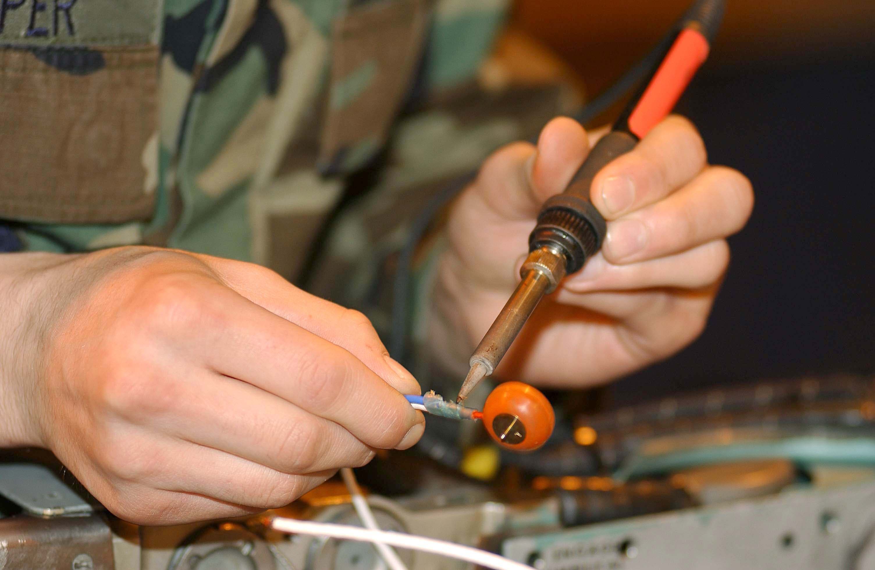 Professional Soldering and Repair: A Lab Guide for Beginners background
