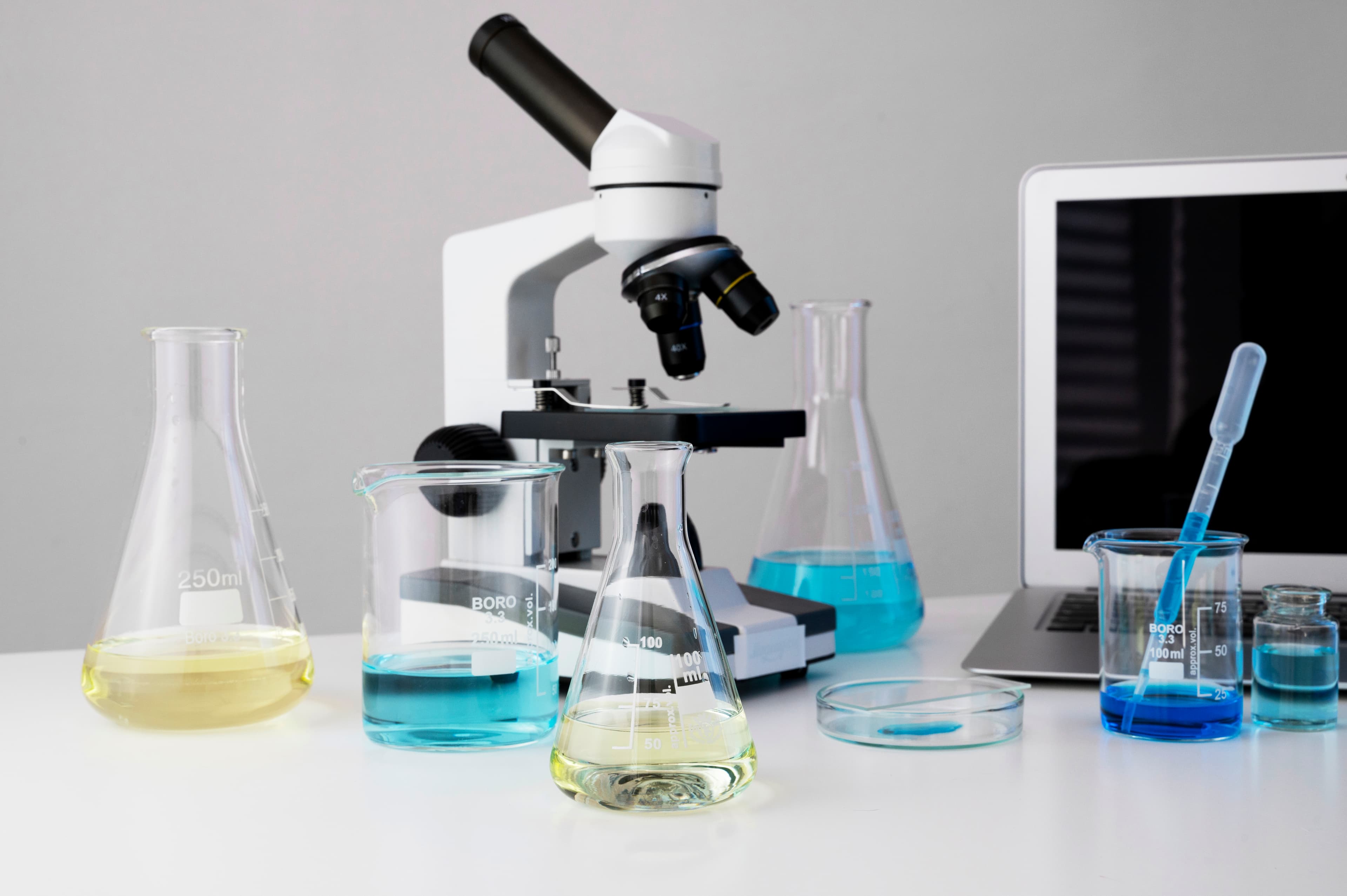 Laboratoriya Avadanlığı Seçərkən Ən Vacib 7 Faktor background